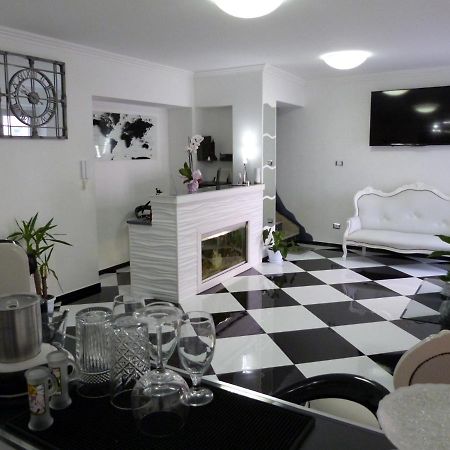 Clelia'S Boutique Rooms & Suites ラ・マッダレーナ エクステリア 写真
