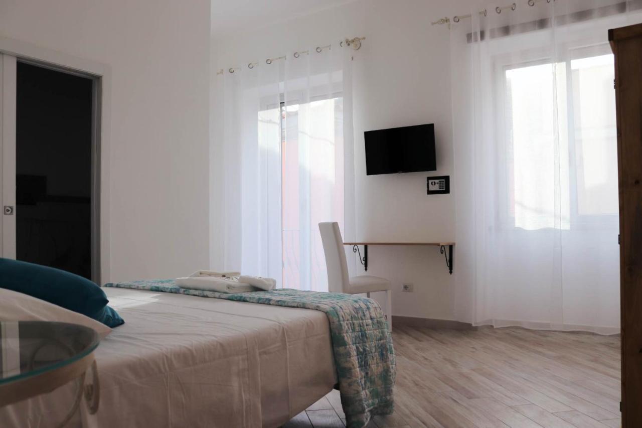 Clelia'S Boutique Rooms & Suites ラ・マッダレーナ エクステリア 写真