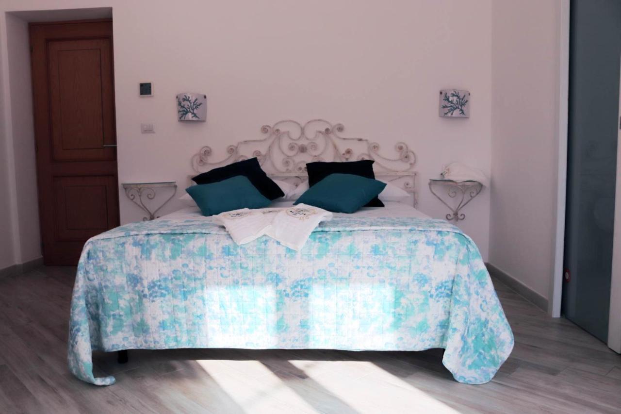 Clelia'S Boutique Rooms & Suites ラ・マッダレーナ エクステリア 写真