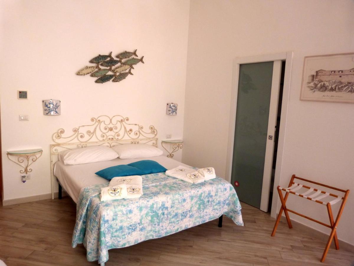 Clelia'S Boutique Rooms & Suites ラ・マッダレーナ エクステリア 写真