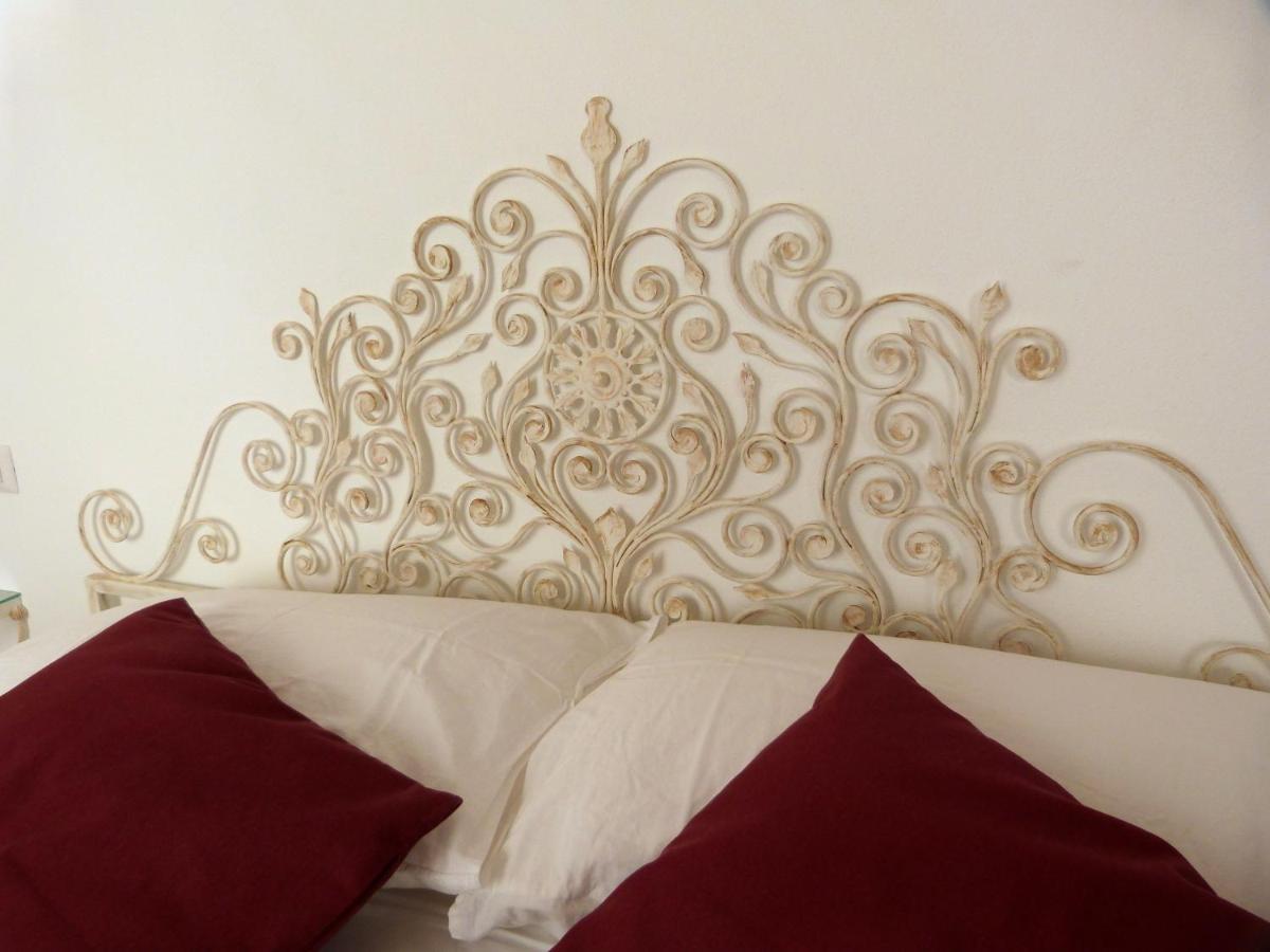 Clelia'S Boutique Rooms & Suites ラ・マッダレーナ エクステリア 写真