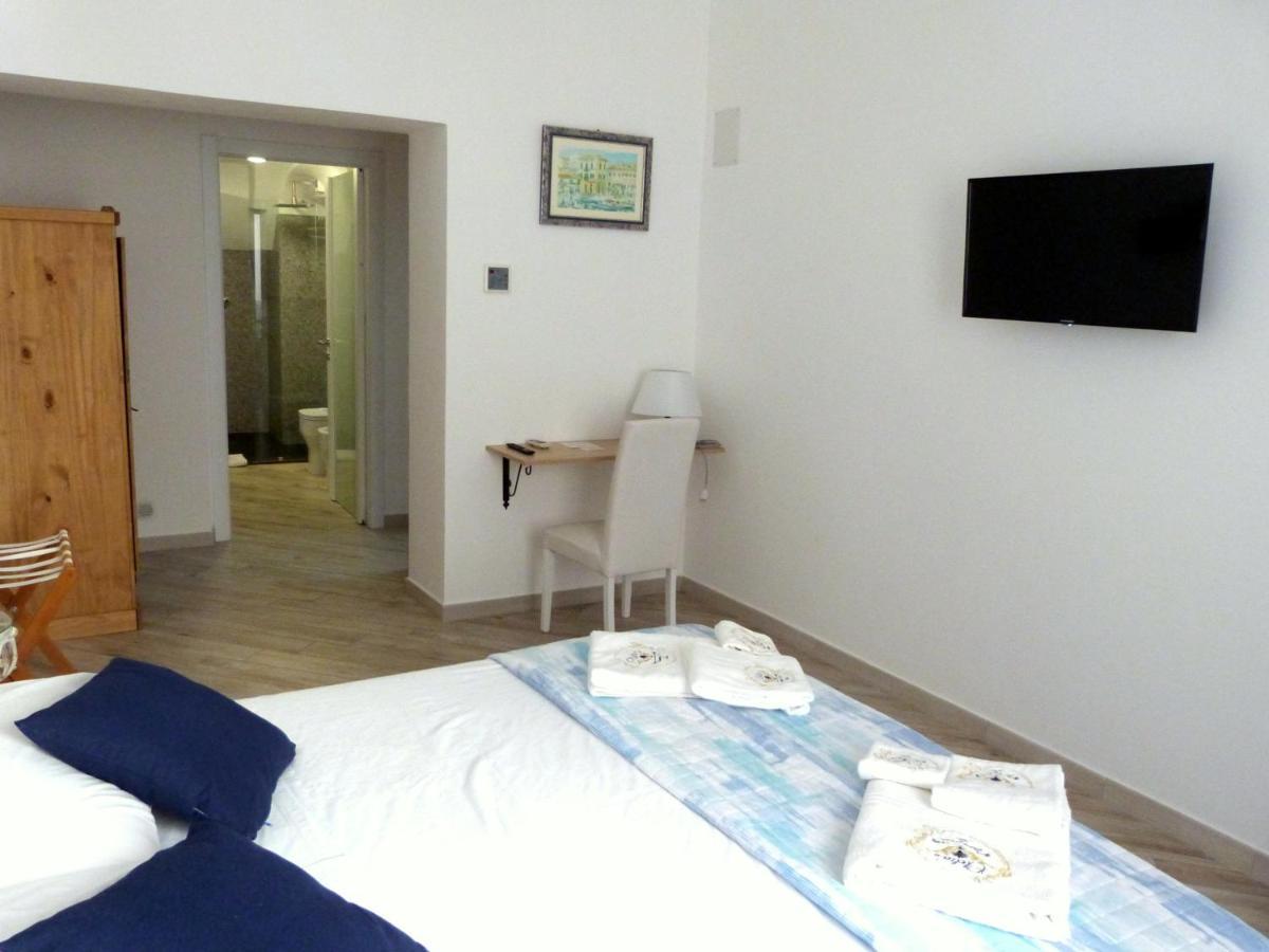 Clelia'S Boutique Rooms & Suites ラ・マッダレーナ エクステリア 写真