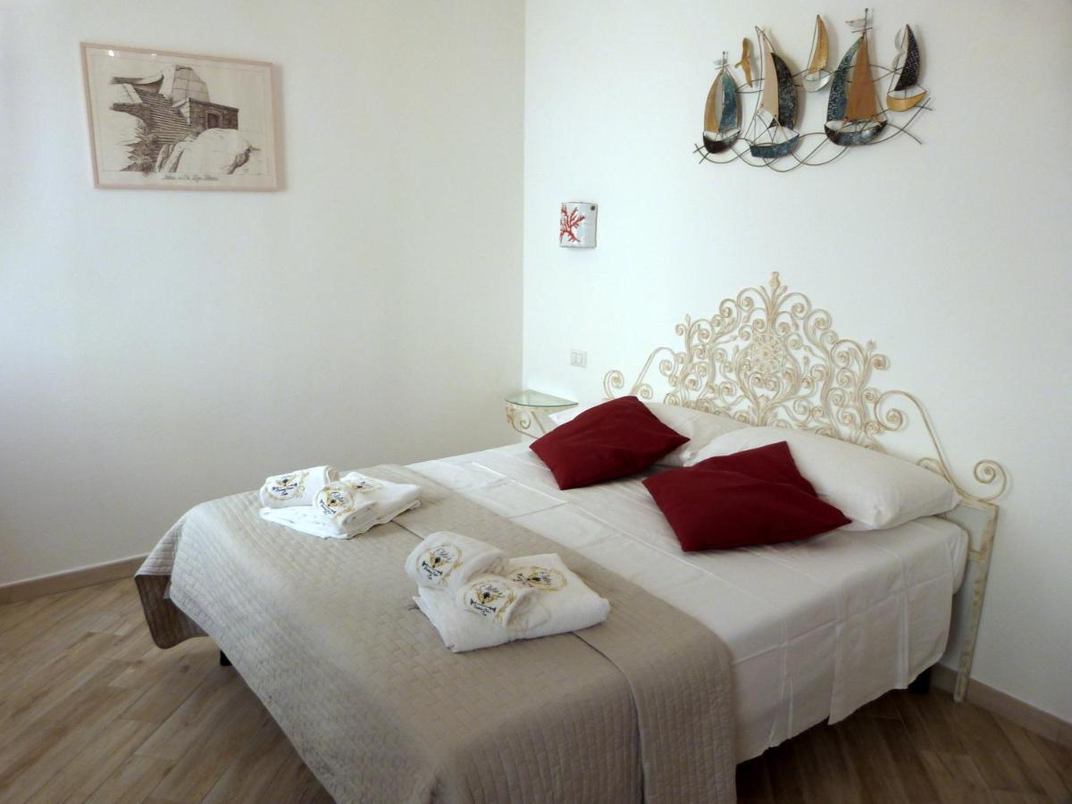 Clelia'S Boutique Rooms & Suites ラ・マッダレーナ エクステリア 写真