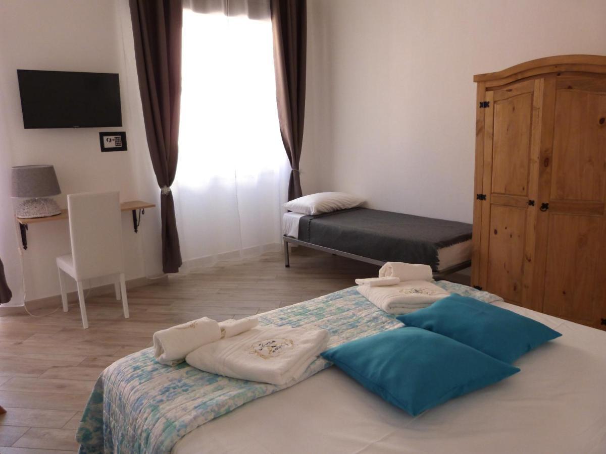 Clelia'S Boutique Rooms & Suites ラ・マッダレーナ エクステリア 写真