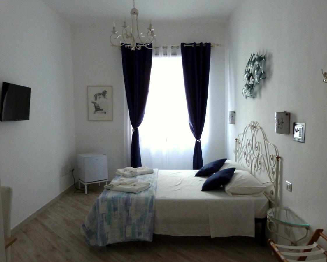 Clelia'S Boutique Rooms & Suites ラ・マッダレーナ エクステリア 写真